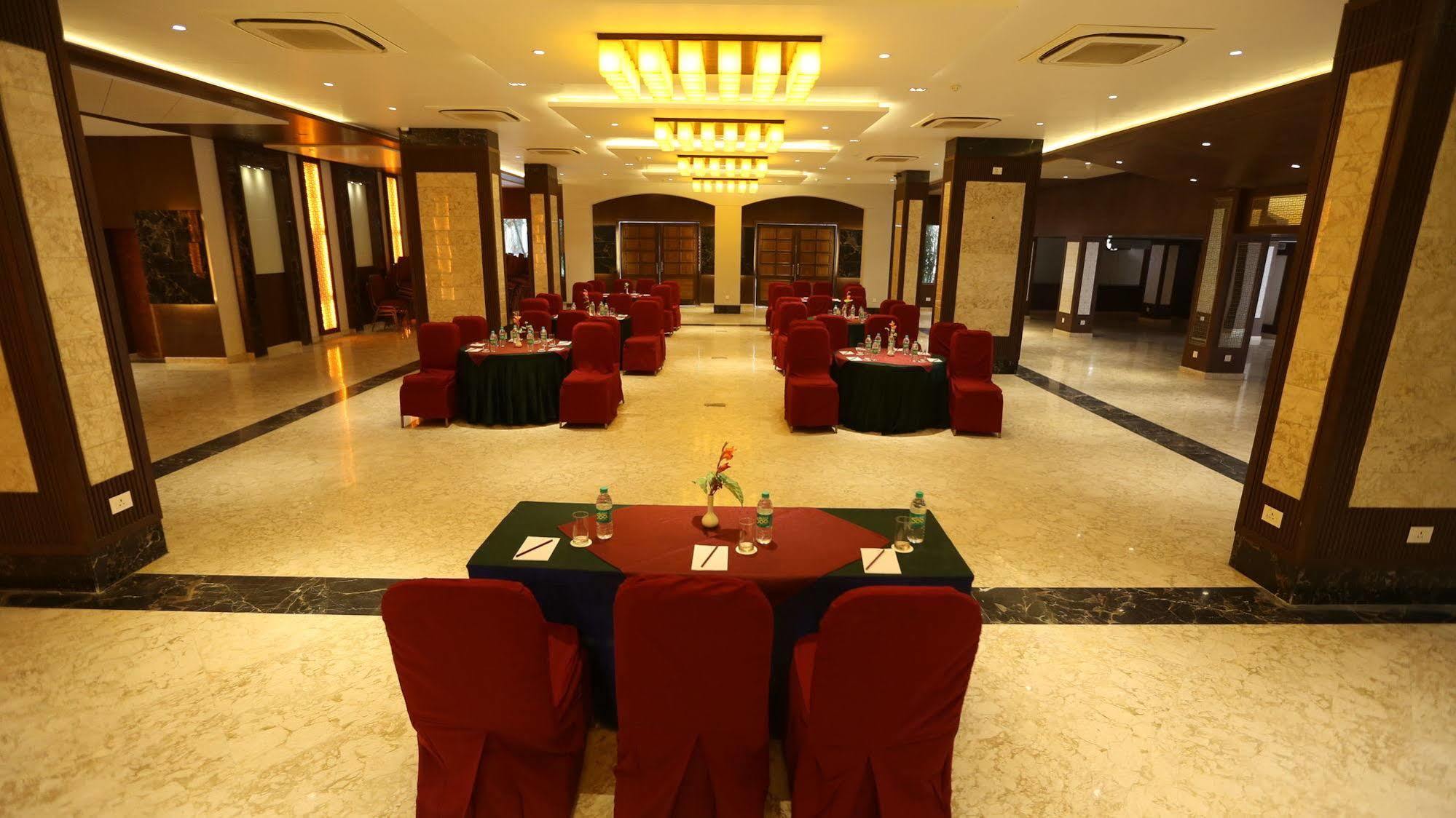 The Amayaa Varanasi Exterior foto